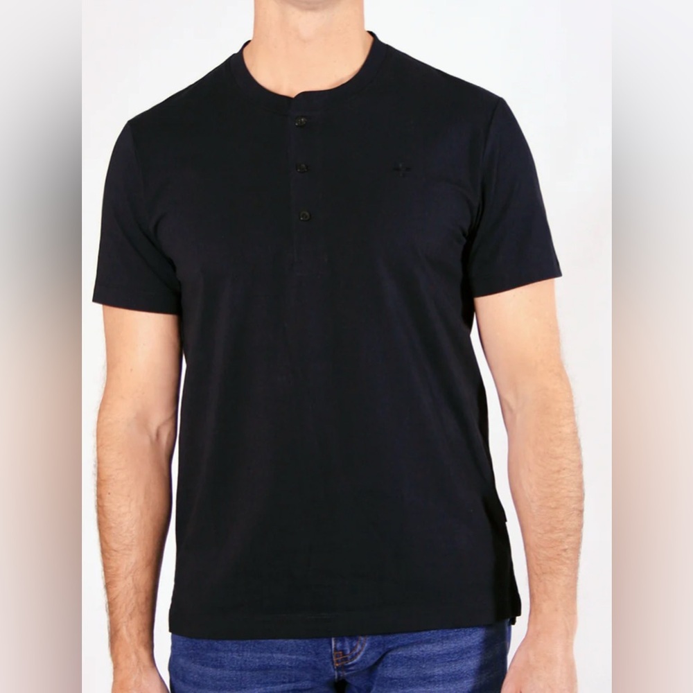 Vince Camuto Henry Short-Sleeve Henley